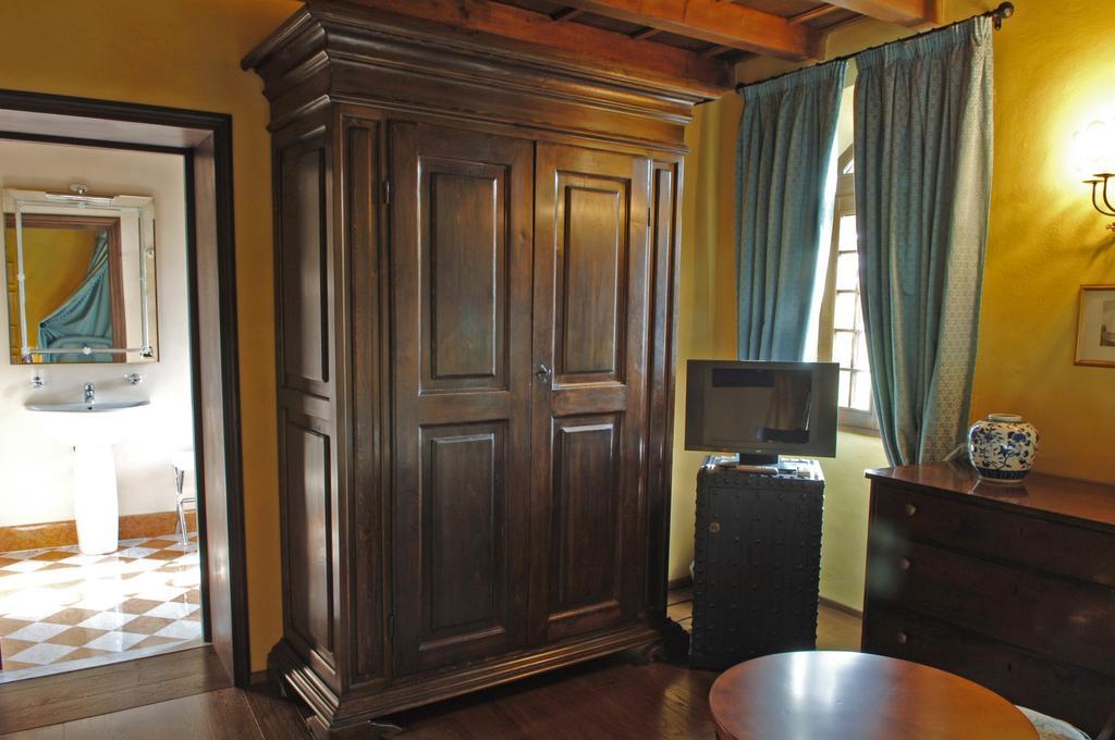 Hotel Torre Di San Martino Gazzola Di Rivalta Eksteriør billede